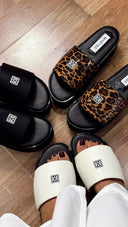 SANDALIA MARTINA ANIMAL PRINT